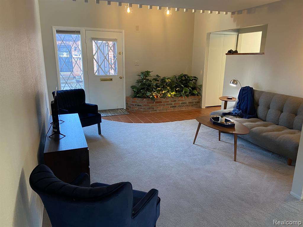 5045 Crooks Road, Unit 20 Royal Oak, MI 48073 - Photo 15 of 46