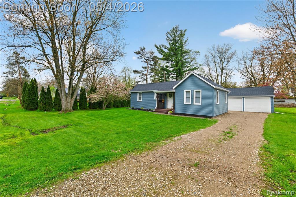 107 South Lester Street Capac, MI 48014 - Photo 2 of 43
