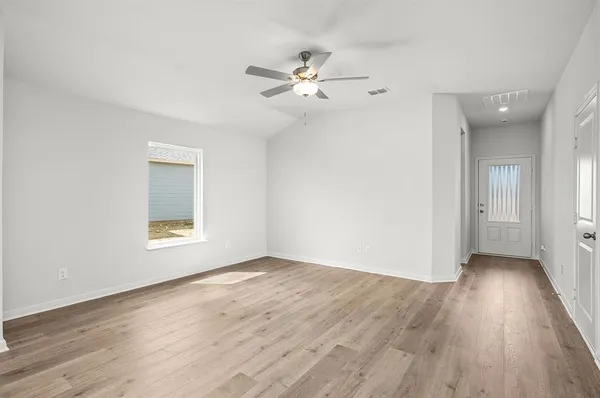 $270,900 | 8321 White Wolf Trail, Ponder, TX 76259