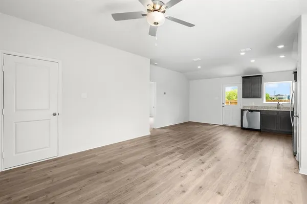 $270,900 | 8321 White Wolf Trail, Ponder, TX 76259