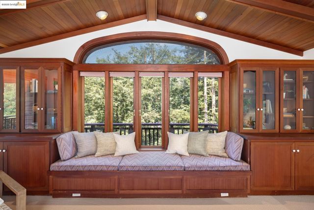 $1,250,000 | 6890 Charing Cross Road, Berkeley, CA 94705