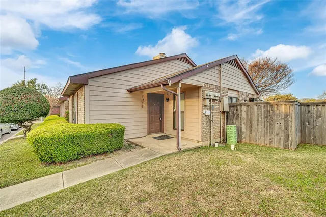 $1,600 | 2111 East Belt Line Road, Unit 104C, Richardson, TX 75081