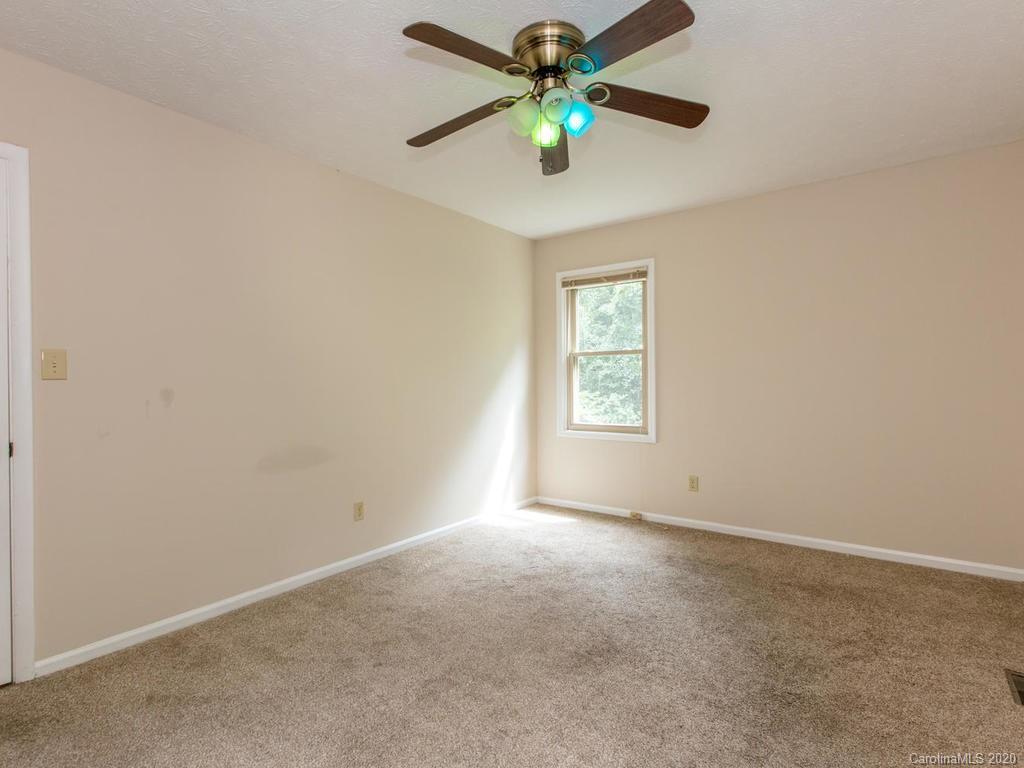 121 Chatham Road Asheville, NC 28804 - Photo 22 of 34 Gallery Image 22