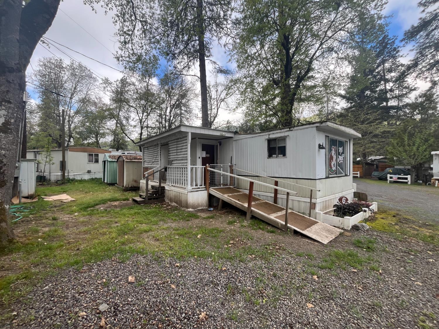 9566 Old Stage Road, Unit 6 Central Point, OR 97502 - Photo 1 of 3