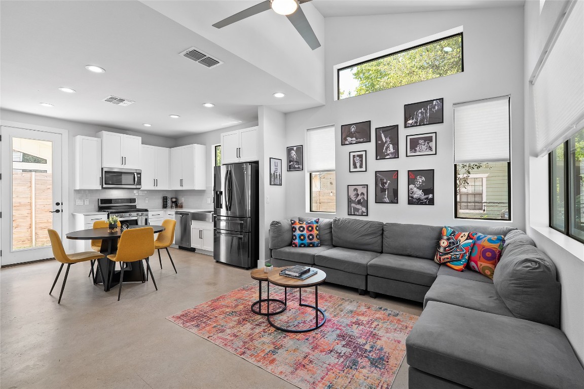 2715 East 3rd Street, Unit 1 Austin, TX 78702 - Photo 4 of 23