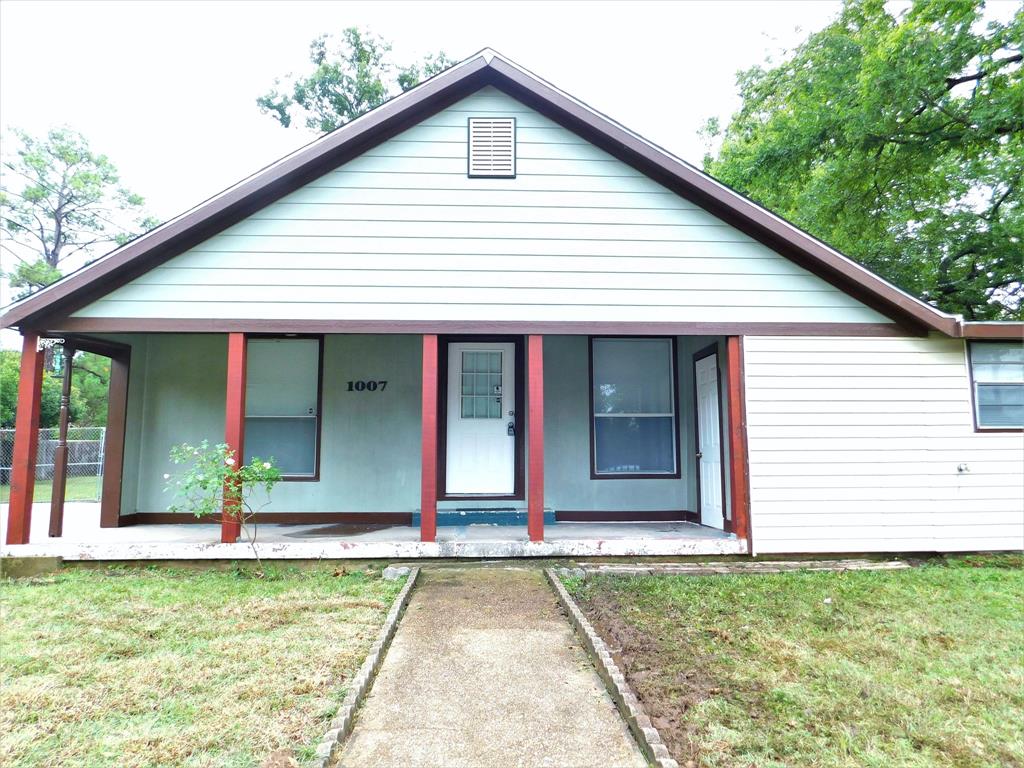 1007 West Collins Street Denton, TX 76201 - Photo 2 of 28