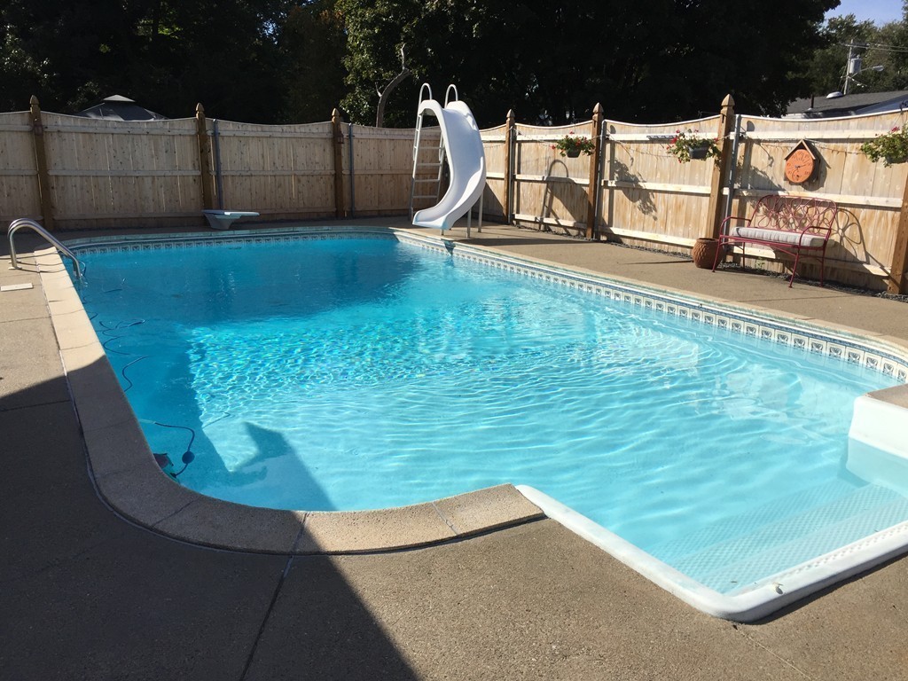68 Colasanti Road Weymouth, MA 02191 - Photo 11 of 12