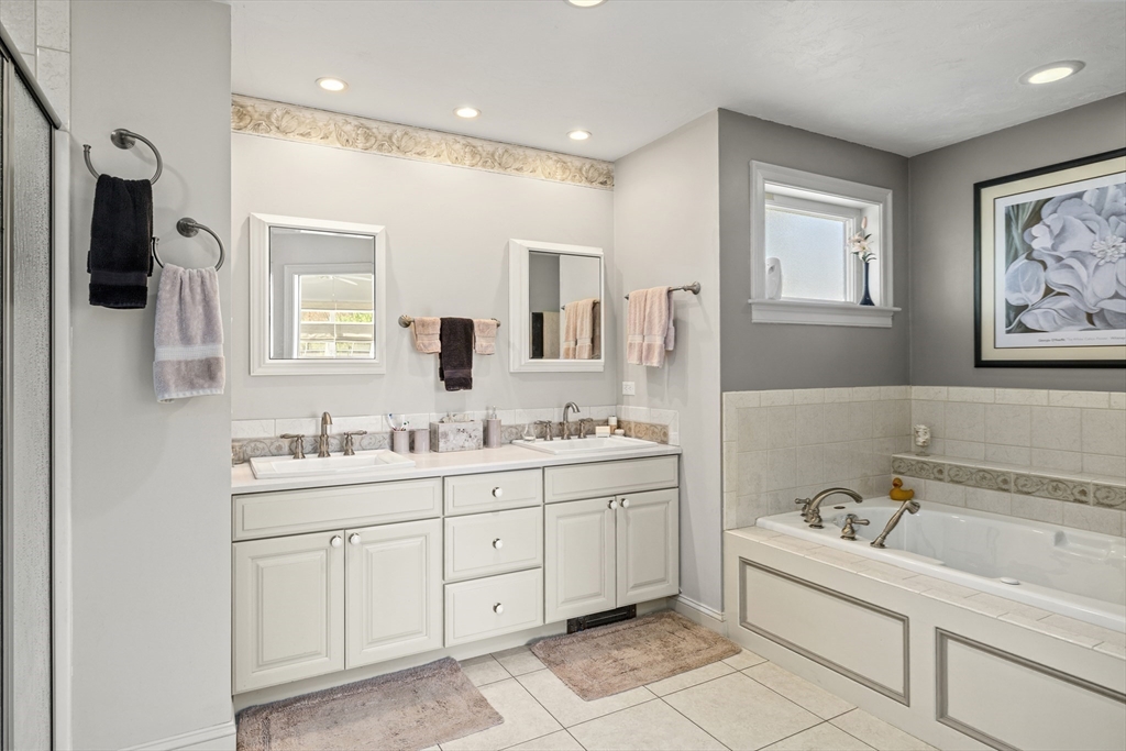 3 Christopher Lane Hanson, MA 02341 - Photo 16 of 33