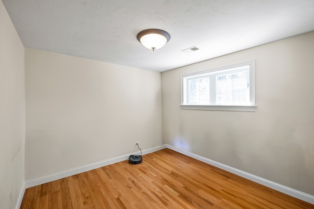 3 Christopher Lane Hanson, MA 02341 - Photo 20 of 33