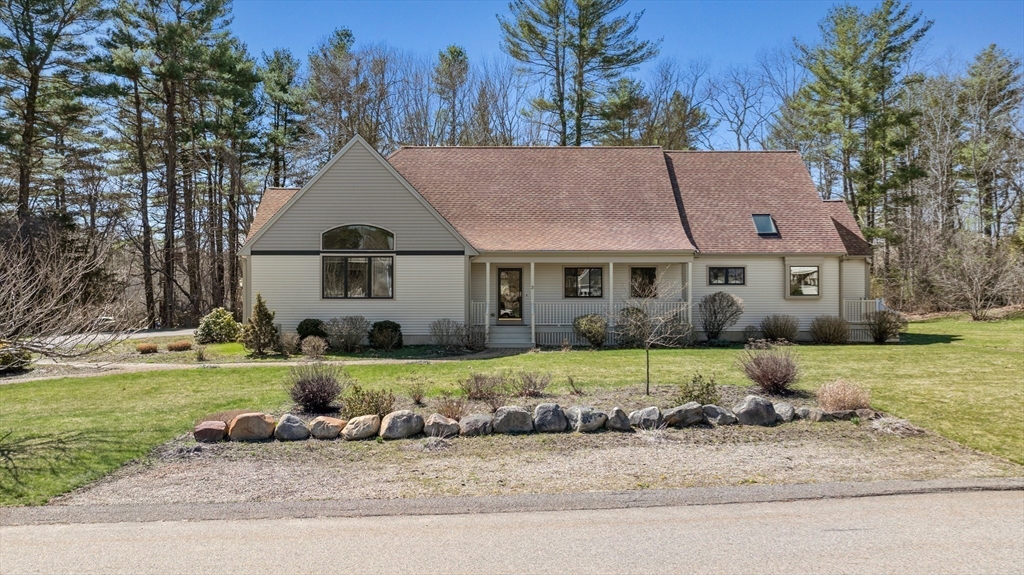 3 Christopher Lane Hanson, MA 02341 - Photo 2 of 33