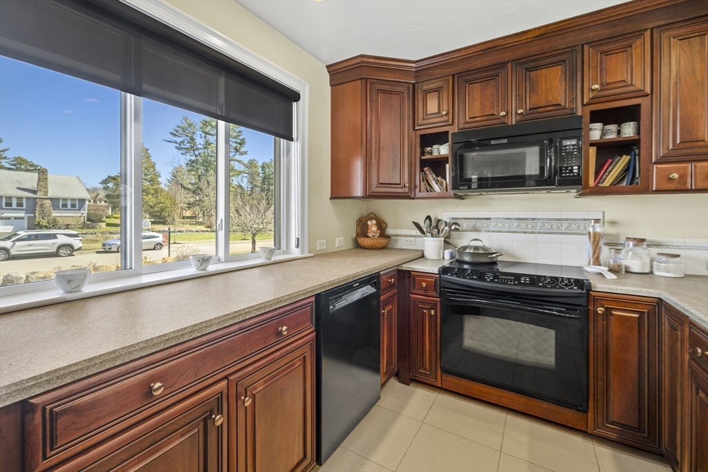 3 Christopher Lane Hanson, MA 02341 - Photo 7 of 33