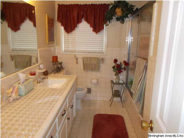 821 Oak Ridge Drive Birmingham, AL 35214 - Photo 10 of 22