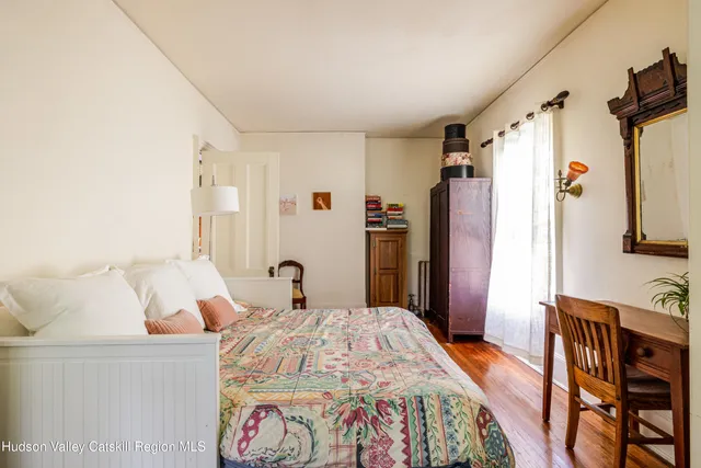 a view of an entryway of house