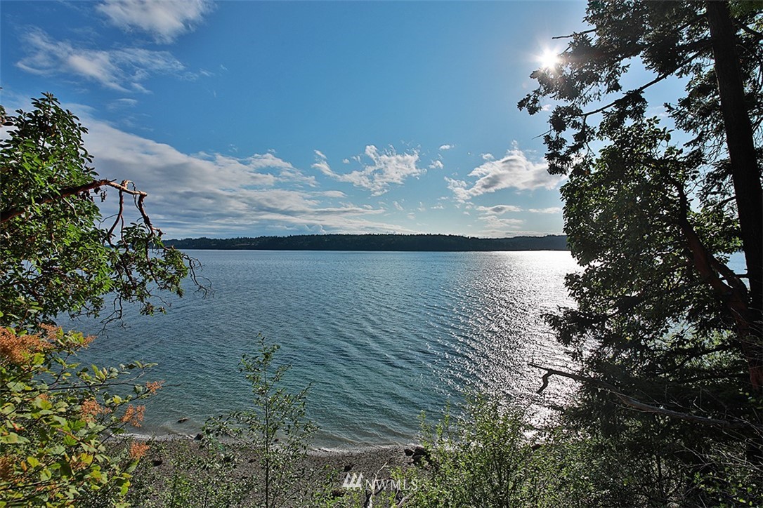4420 East Harbor Road Freeland, WA 98249 - Photo 7 of 40 Gallery Image 7
