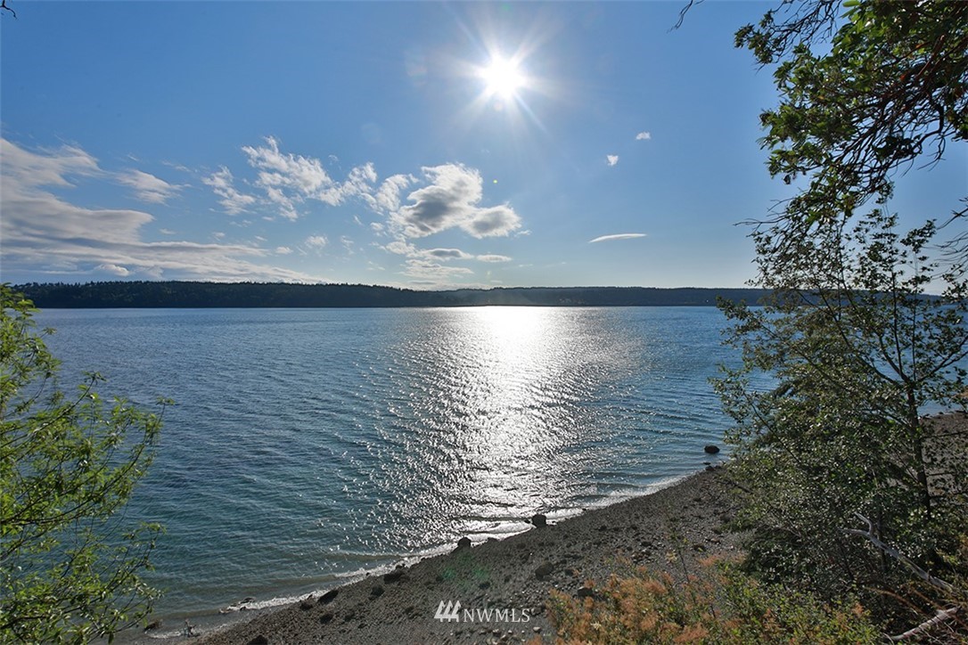 4420 East Harbor Road Freeland, WA 98249 - Photo 8 of 40 Gallery Image 8