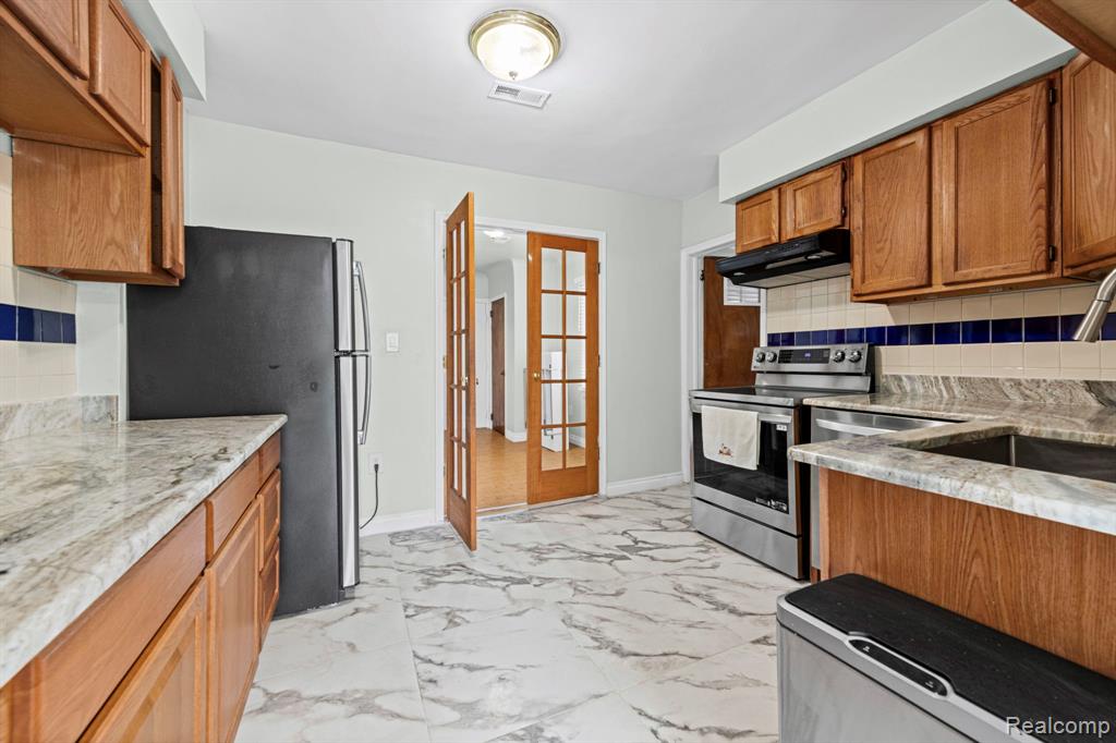 4165 Crooks Road Troy, MI 48098 - Photo 16 of 27