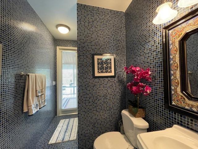 17610 Sealakes Drive Boca Raton, FL 33498 - Photo 22 of 39 Cabana Bathroom