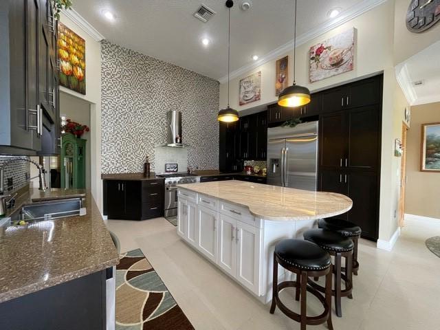 17610 Sealakes Drive Boca Raton, FL 33498 - Photo 7 of 39 Large kitchen island
