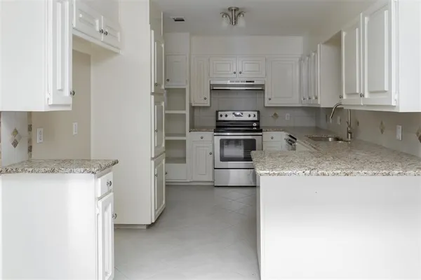 $2,500 | 5201 Ledgestone Drive, Fort Worth, TX 76132