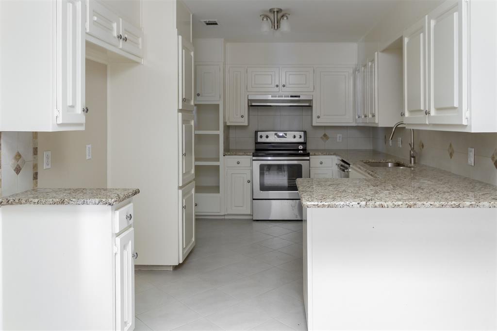 5201 Ledgestone Drive Fort Worth, TX 76132 - Photo 4 of 9