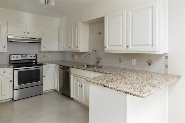 $2,500 | 5201 Ledgestone Drive, Fort Worth, TX 76132