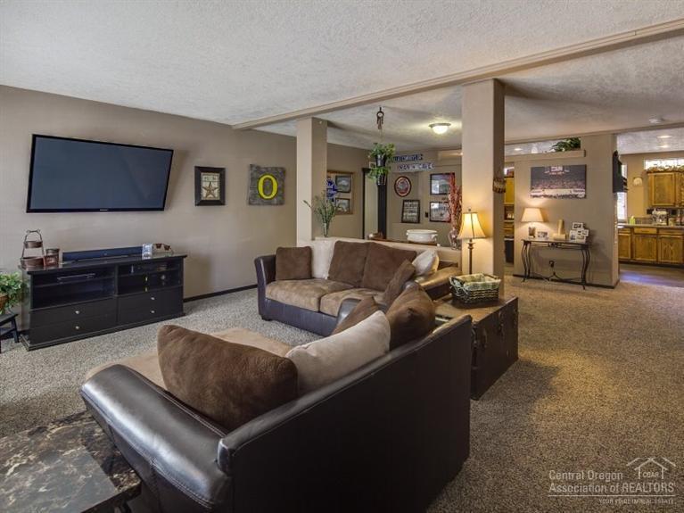 60085 Hopi Road Bend, OR 97702 - Photo 6 of 25 Additional Photo