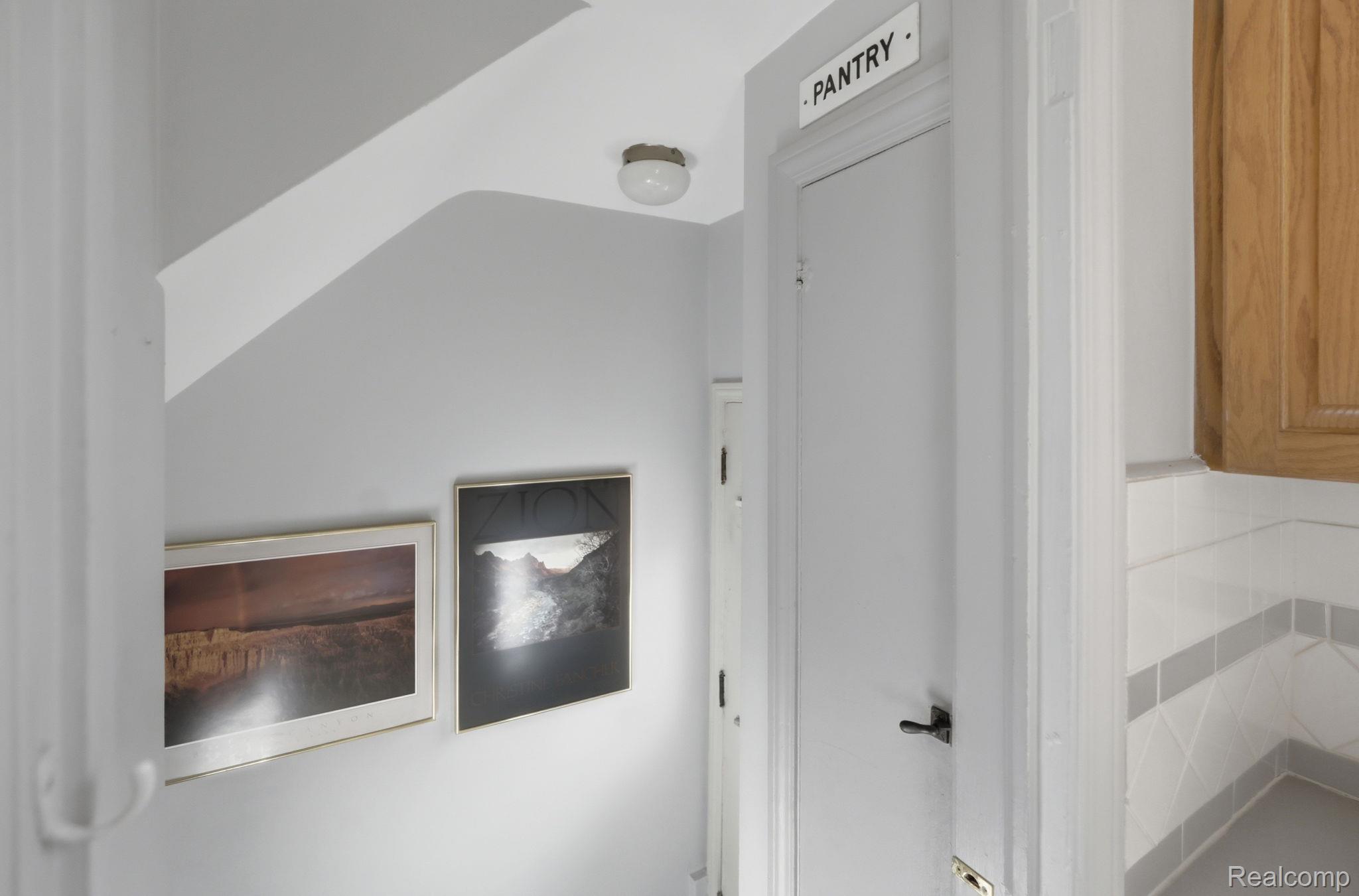 1857 Roslyn Road Grosse Pointe, MI 48236 - Photo 27 of 38