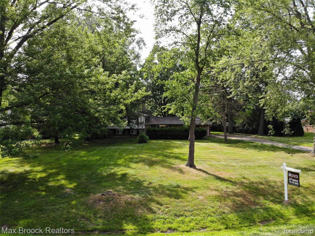 6070 Darramoor Road Bloomfield Hills, MI 48301 - Photo 15 of 22
