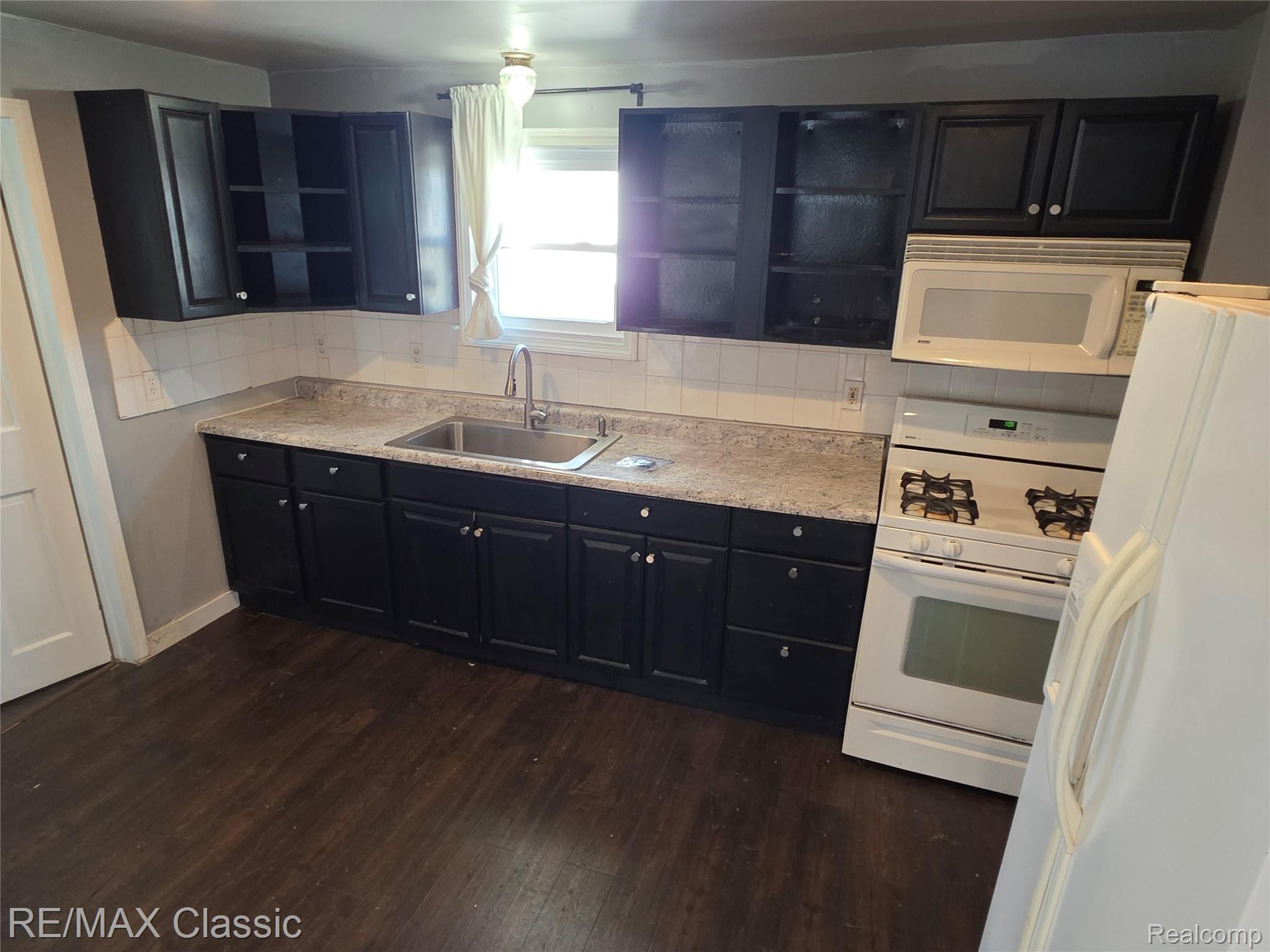 3259 North State Road Davison, MI 48423 - Photo 5 of 28 20260320_140858.jpg