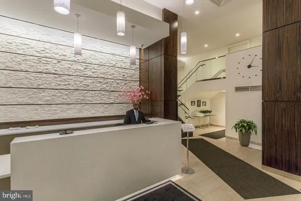 $1,700 | 1420-00 Locust Street, Unit 28J, Philadelphia, PA 19102