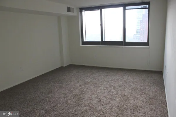 $1,700 | 1420-00 Locust Street, Unit 28J, Philadelphia, PA 19102