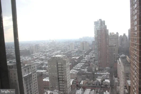 $1,700 | 1420-00 Locust Street, Unit 28J, Philadelphia, PA 19102