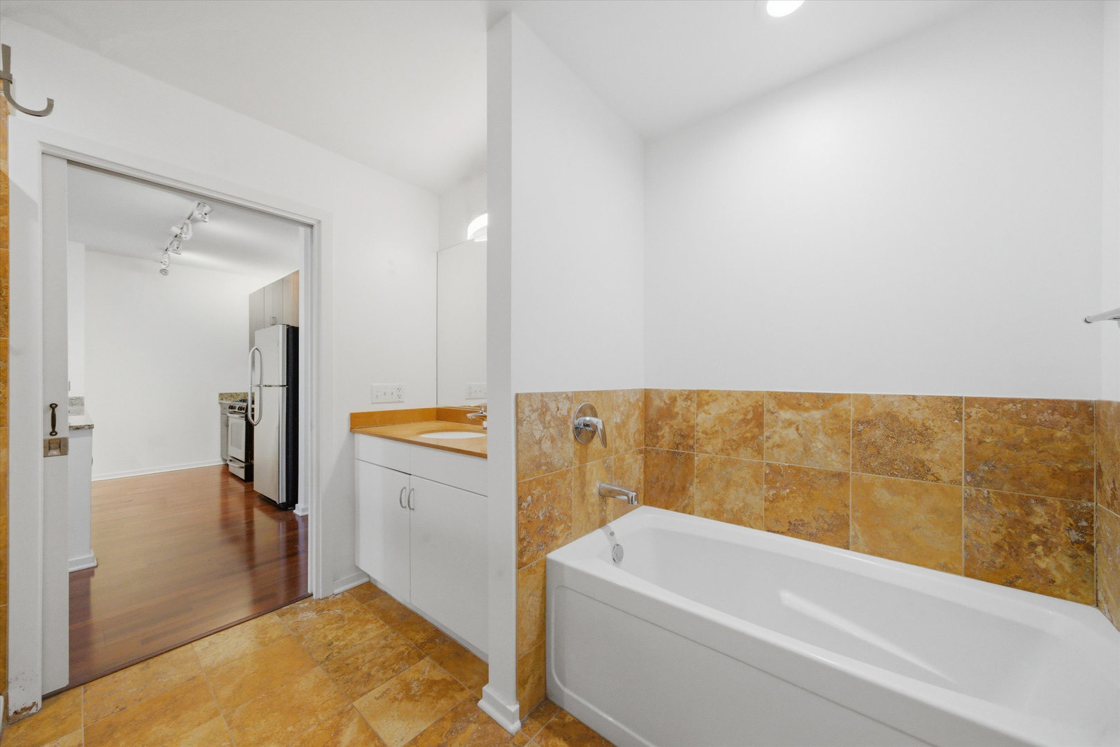 123 South Green Street, Unit 702B Chicago, IL 60607 - Photo 16 of 27