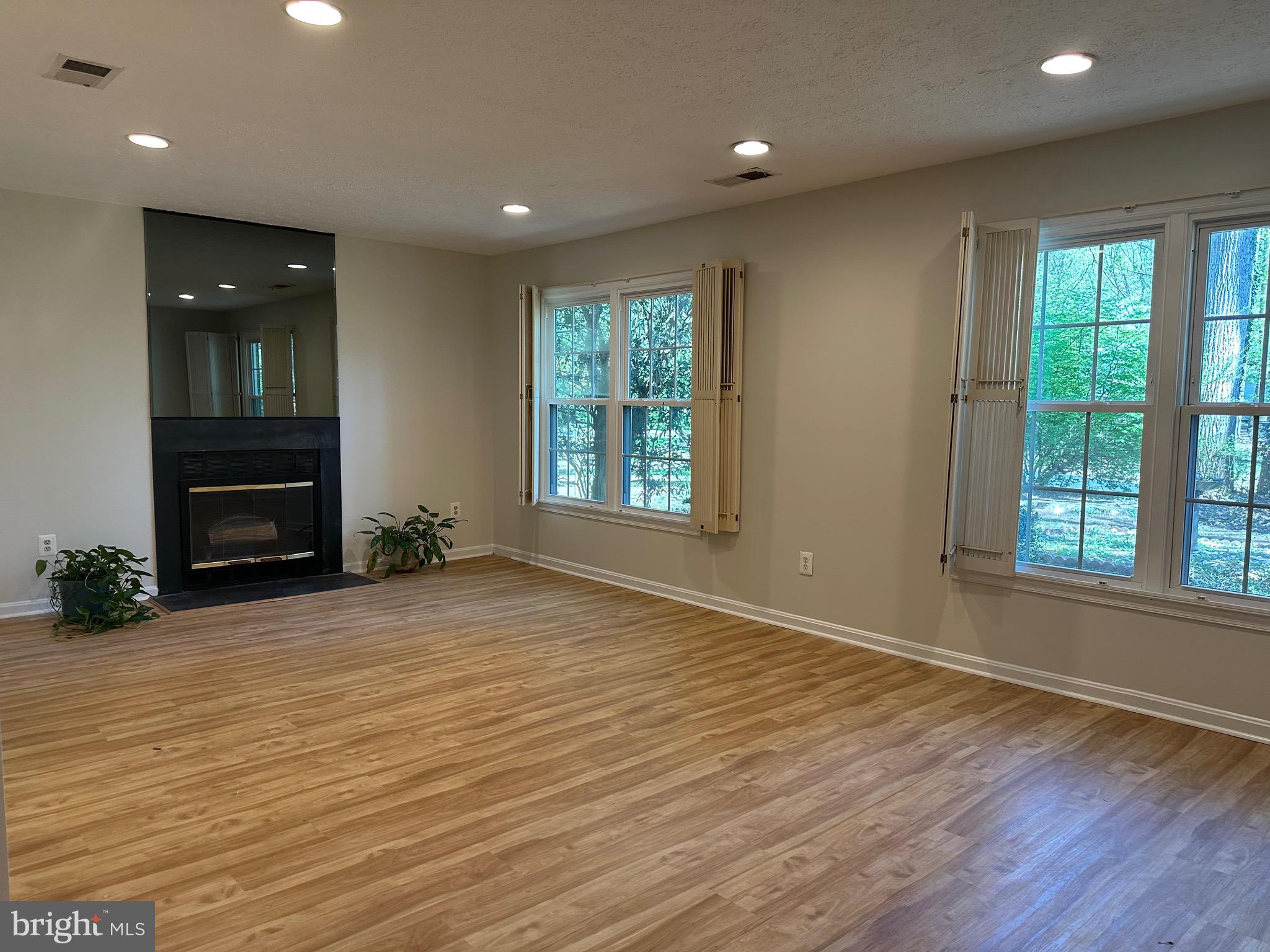 11104 Loran Road Great Falls, VA 22066 - Photo 12 of 27