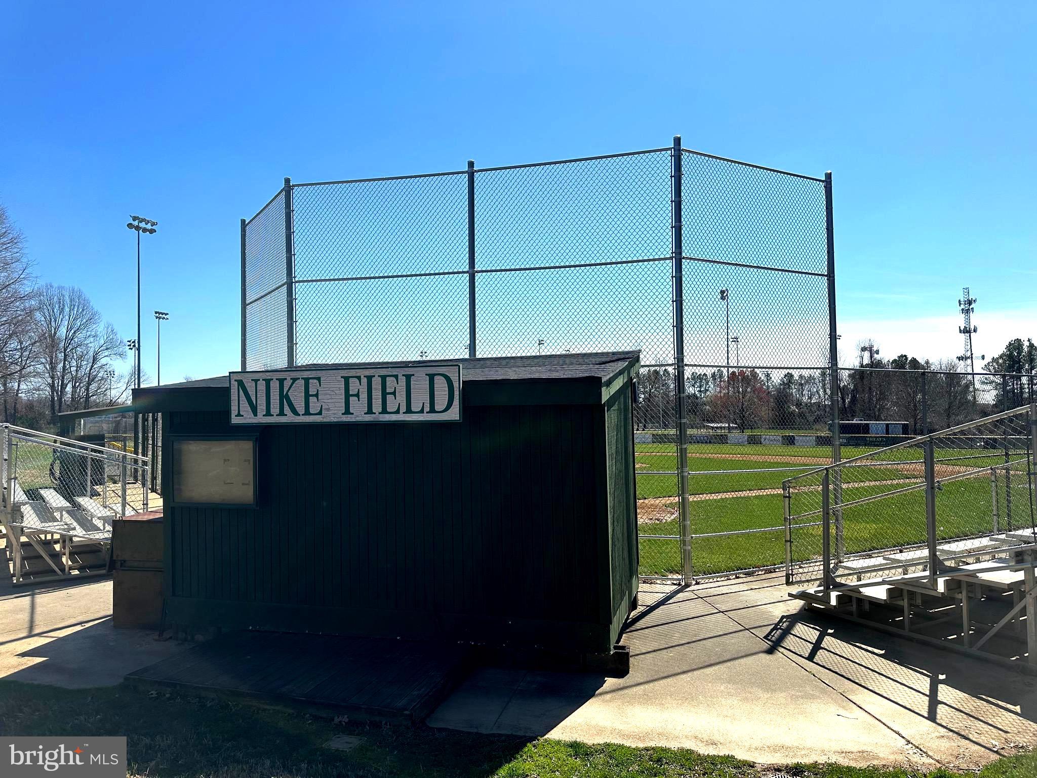 11104 Loran Road Great Falls, VA 22066 - Photo 26 of 27