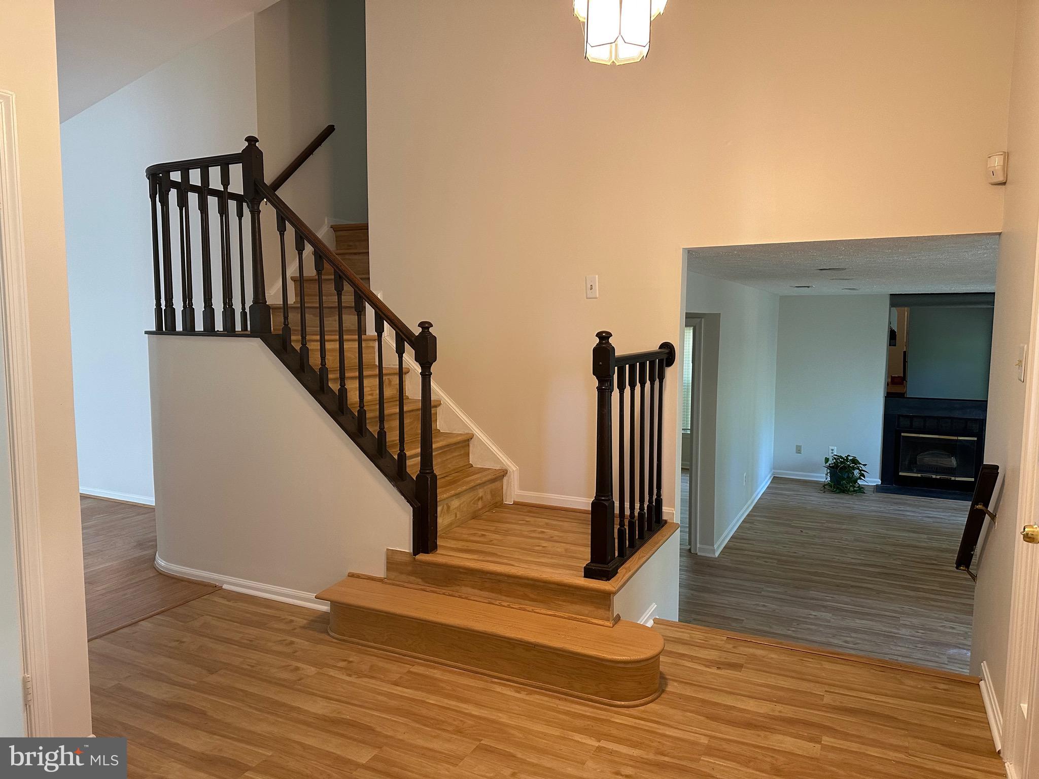 11104 Loran Road Great Falls, VA 22066 - Photo 6 of 27