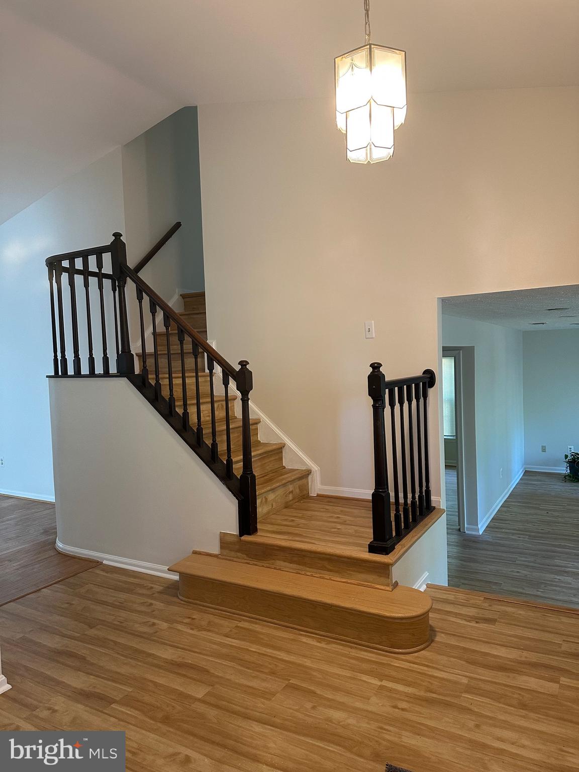 11104 Loran Road Great Falls, VA 22066 - Photo 7 of 27