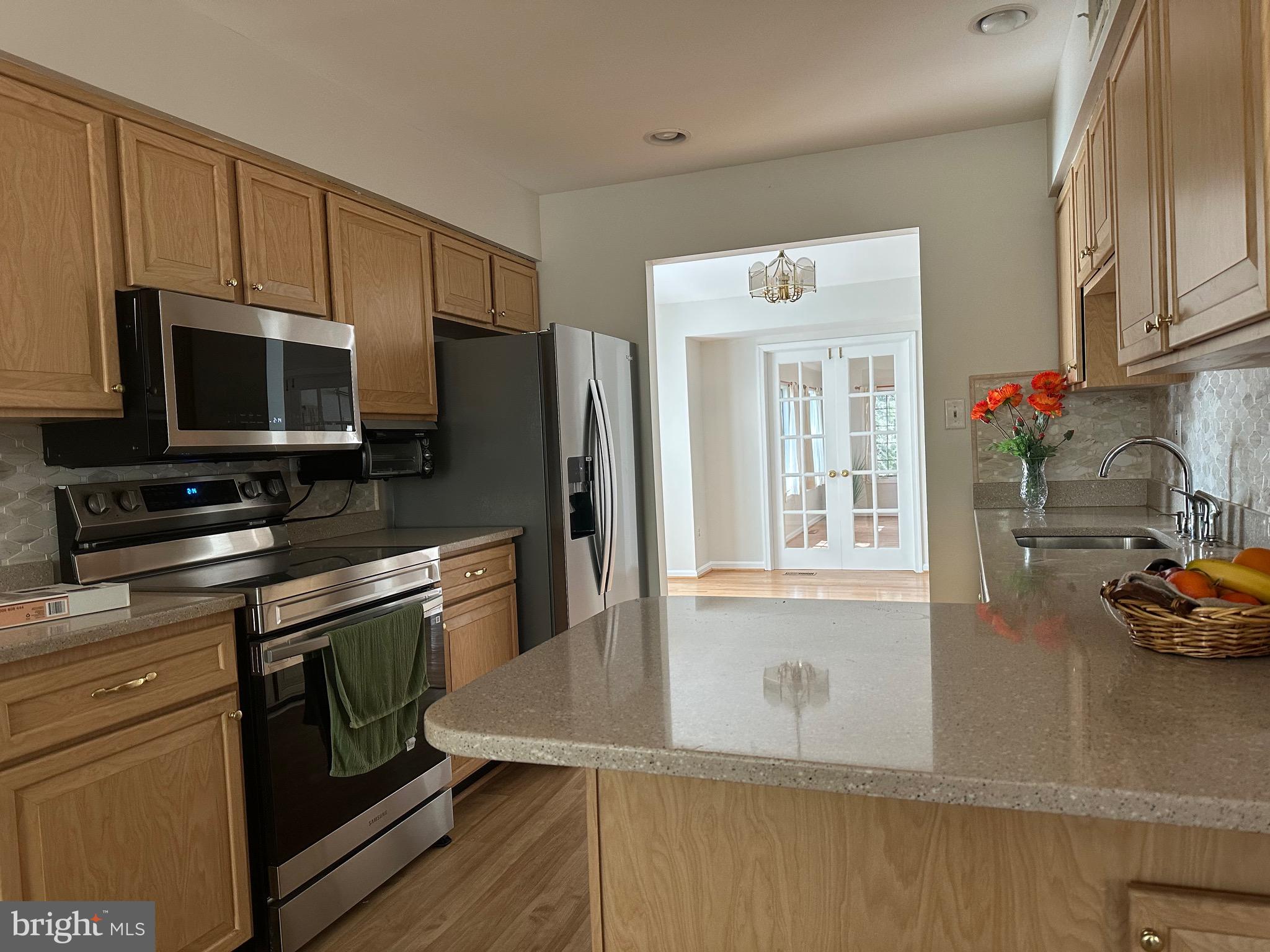 11104 Loran Road Great Falls, VA 22066 - Photo 8 of 27