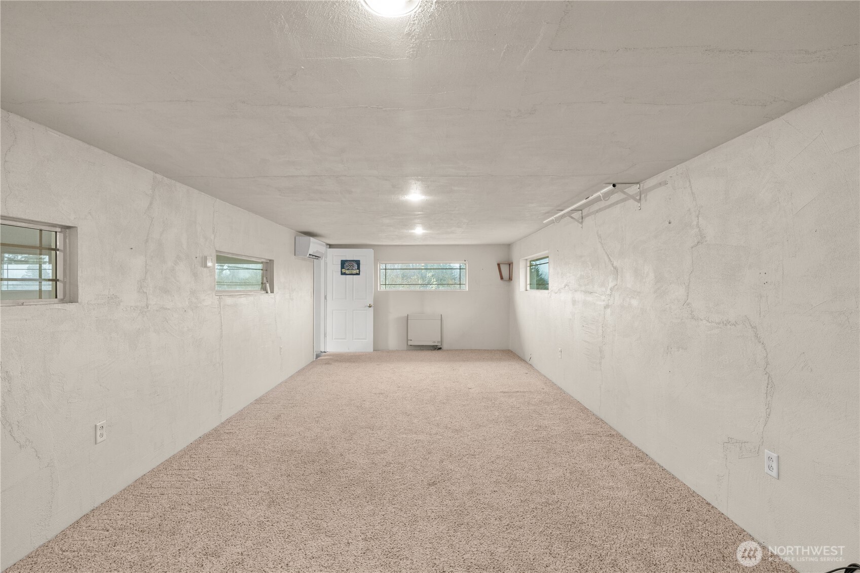 100 9th Street South Montesano, WA 98563 - Photo 34 of 40 a view of a big room with windows and closet