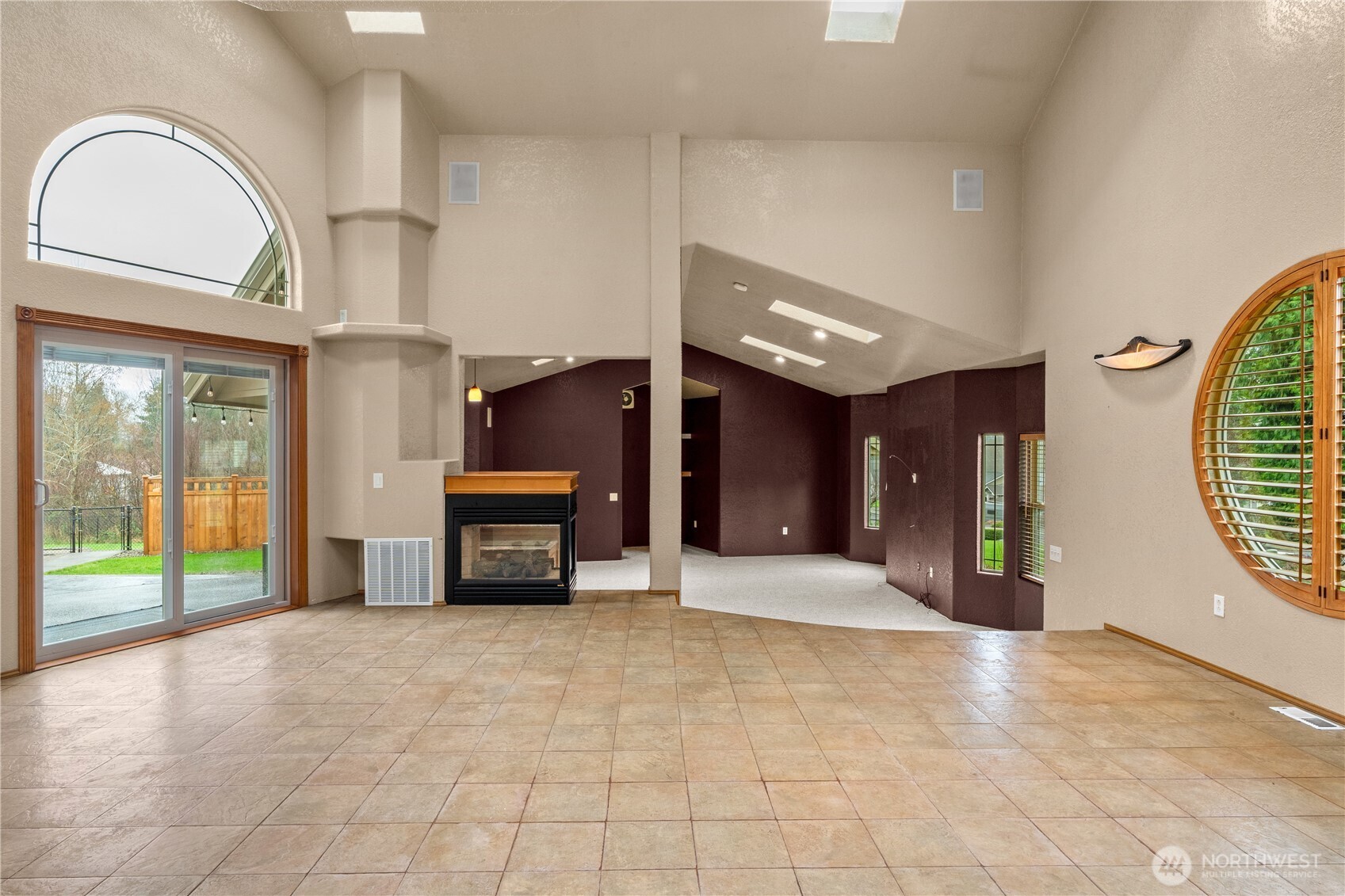 100 9th Street South Montesano, WA 98563 - Photo 10 of 40 a view of an entryway with a livingroom