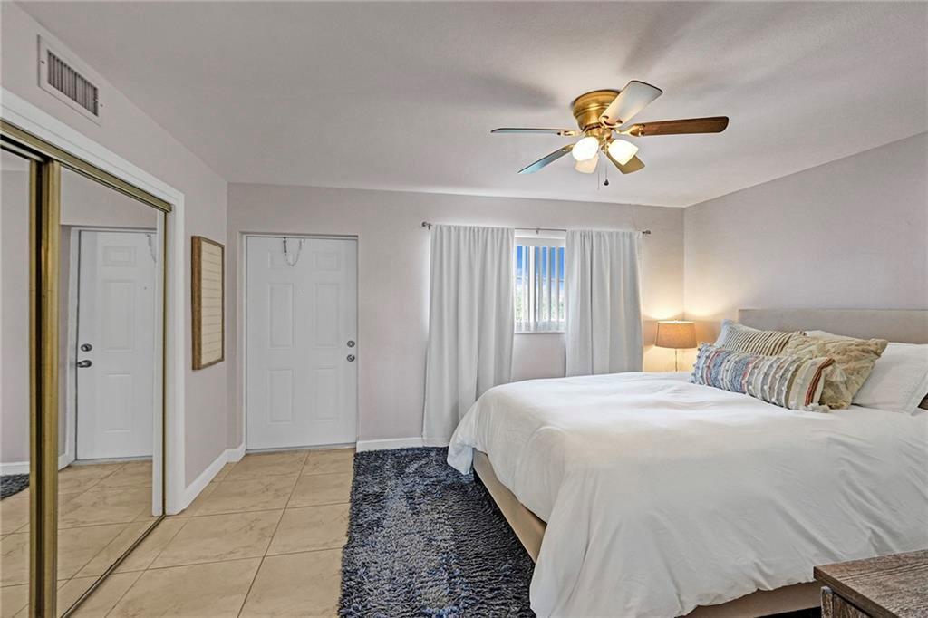 2131 Northeast 40th Court Lighthouse Point, FL 33064 - Photo 14 of 37