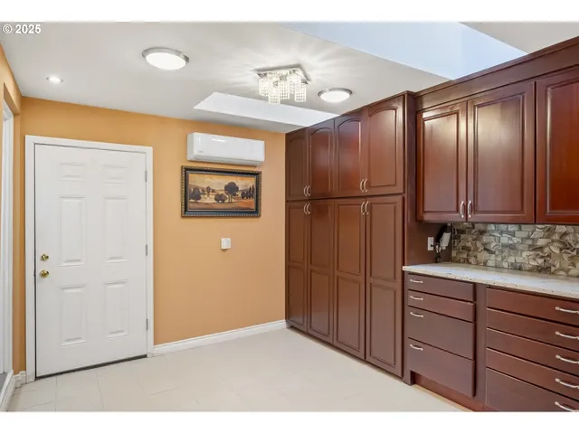 $499,999 | 5050 Northeast 91st Avenue, Portland, OR 97220