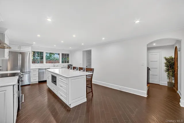 $1,395,000 | 20 Whistler Road, Scarsdale, NY 10583