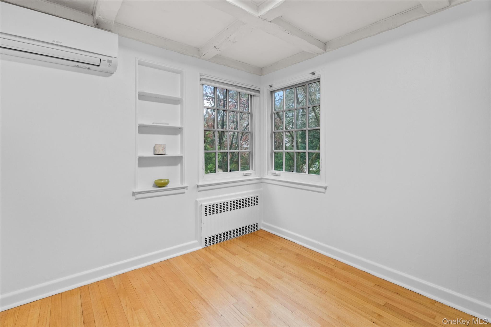20 Whistler Road Scarsdale, NY 10583 - Photo 21 of 47 a view of an empty room with a window