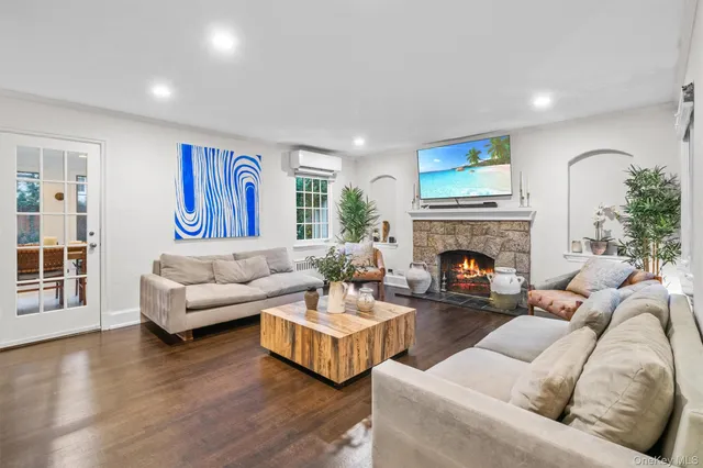 $1,395,000 | 20 Whistler Road, Scarsdale, NY 10583