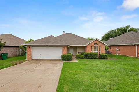 $237,000 | 620 Troxell Boulevard, Rhome, TX 76078
