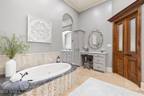 $1,100,000 | 100 Candlewood Drive, Lafayette, LA 70508