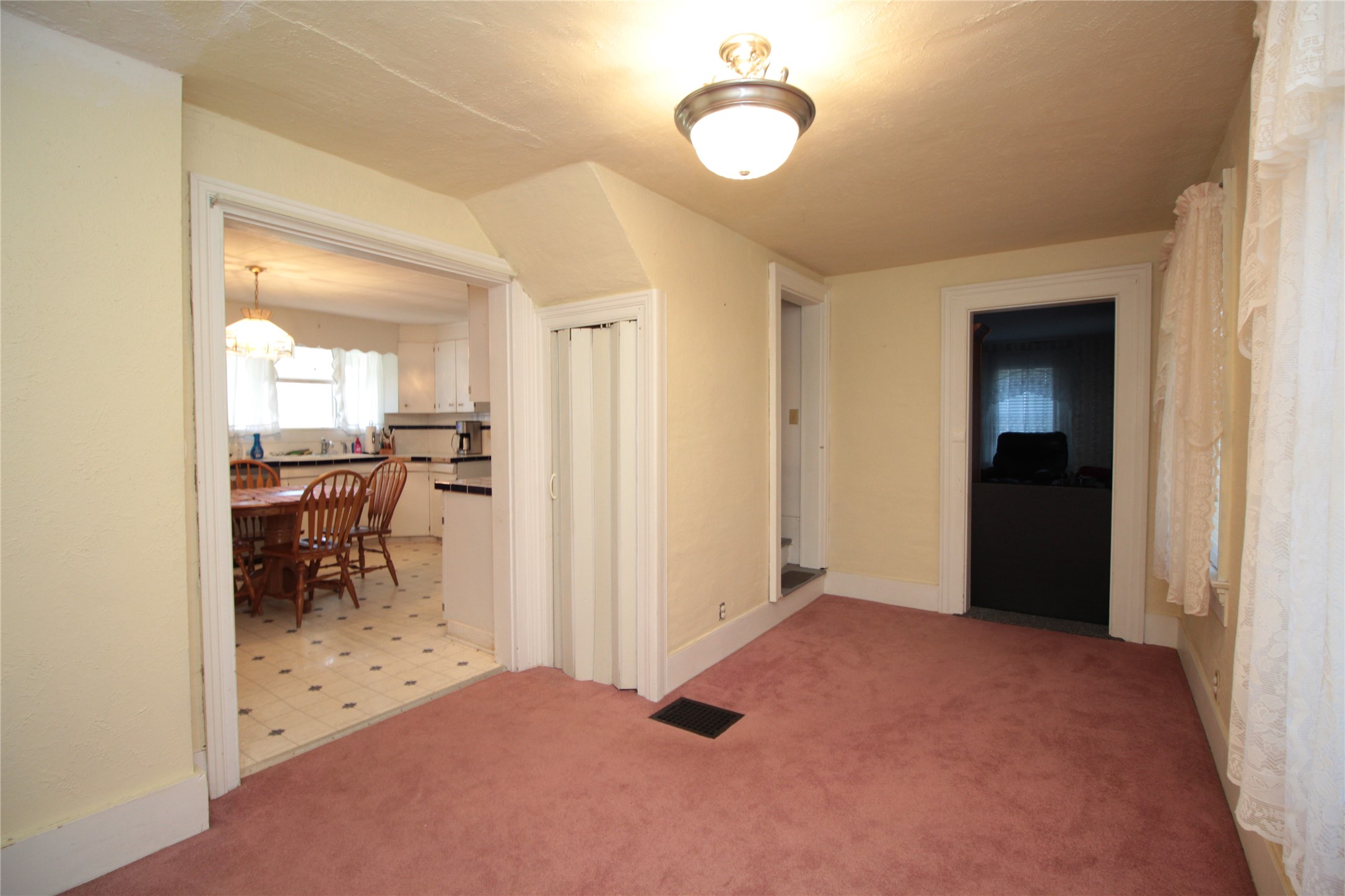 1049 Old State Road Binghamton, NY 13904 - Photo 9 of 45