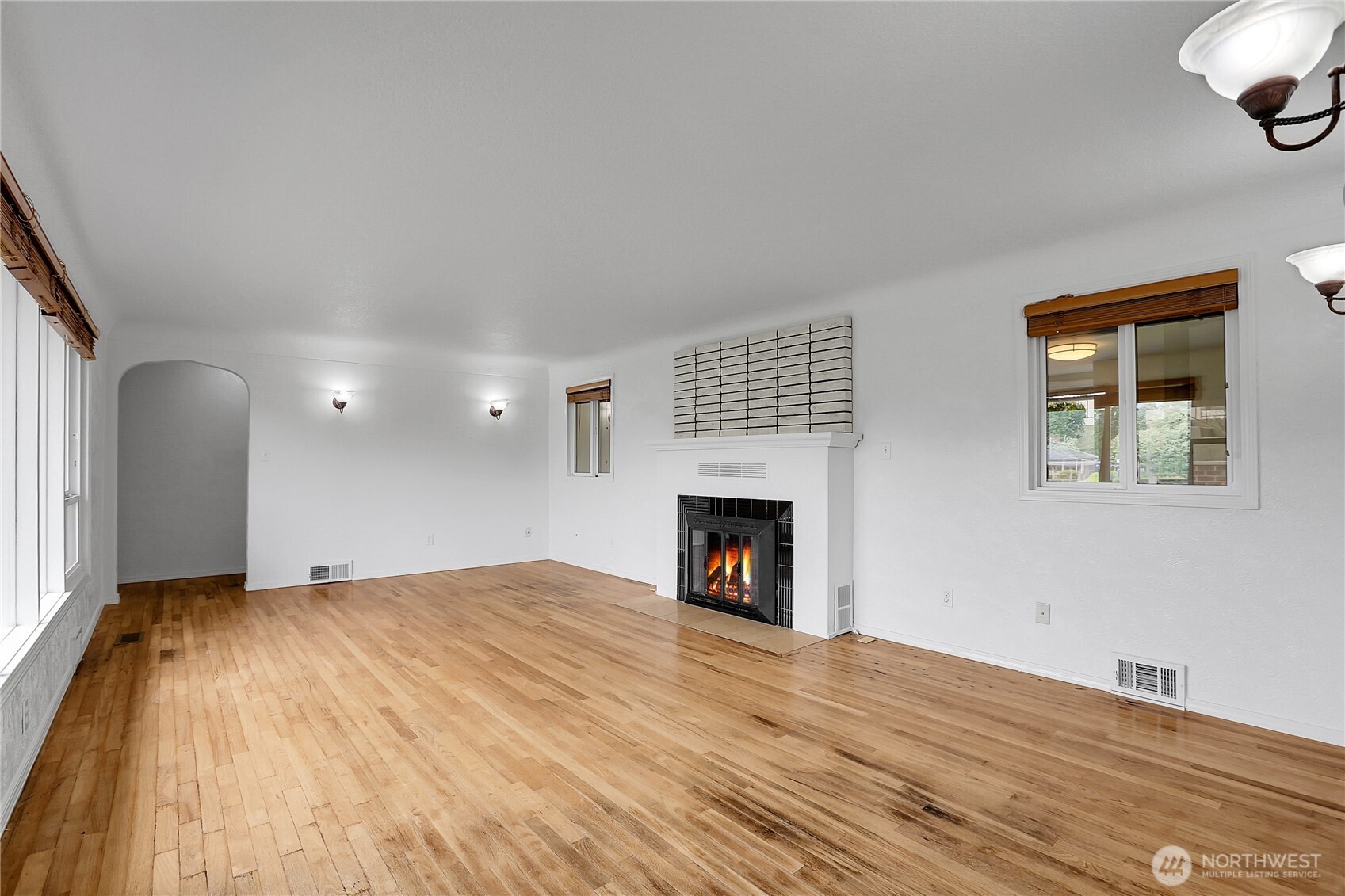 4828 Rucker Avenue Everett, WA 98203 - Photo 7 of 40