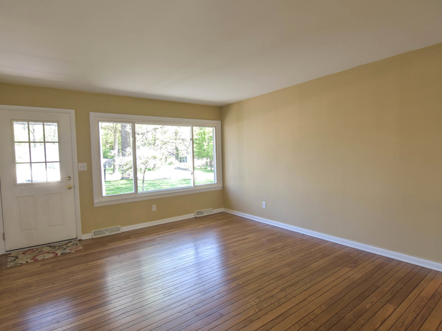 17863 West Greentree Road Grayslake, IL 60030 - Photo 2 of 24